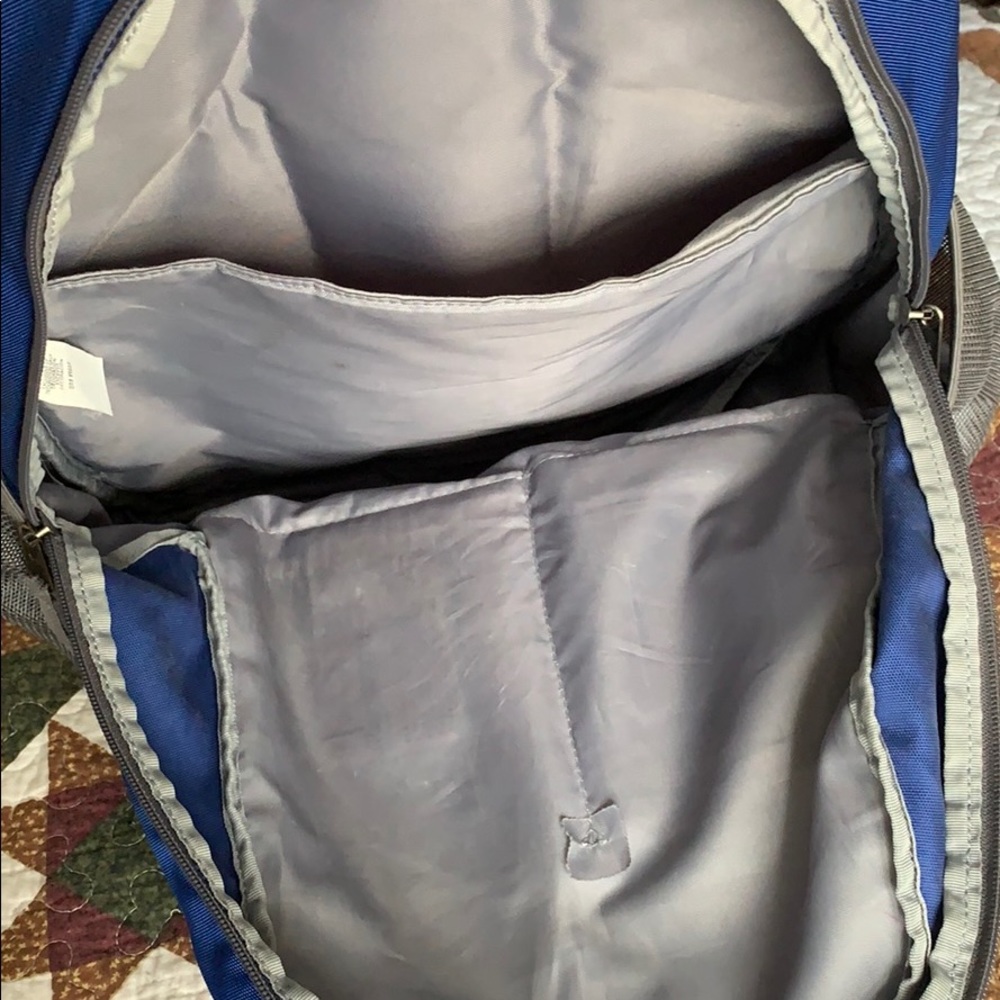 Backpack - Picture 3 of 4